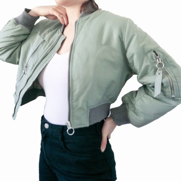 Cropped Puffer Bomber - Picture 8 of 8